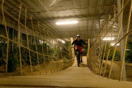 hangbrug op mountainbike trail in Indoor Mountainbike Almere
