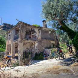 Oude gebouwen lans de mtb trails in Zuid-SPanje