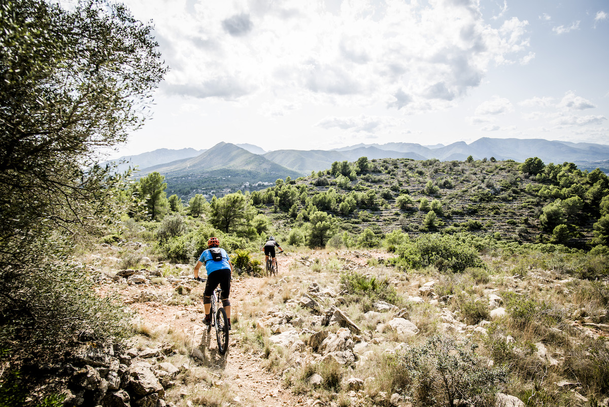 Rotsige trails in Spanje met Snakebite